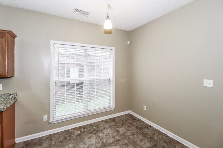 Building Photo - 2680 Bending Elm Dr