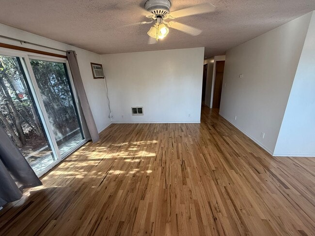 Building Photo - 376-25 (1605 &amp; 1607)