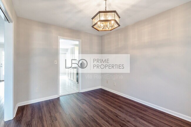 Building Photo - 2816 Deerwood Trail