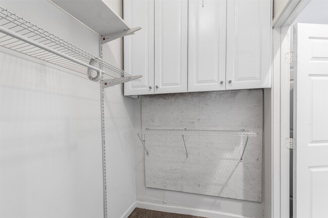 Building Photo - 405 Medina St