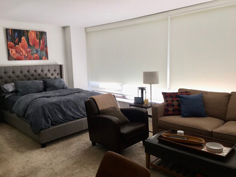 Sleeping Area - 5445 N Sheridan Rd