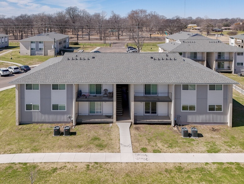 Primary Photo - Sunset Village Apartments
