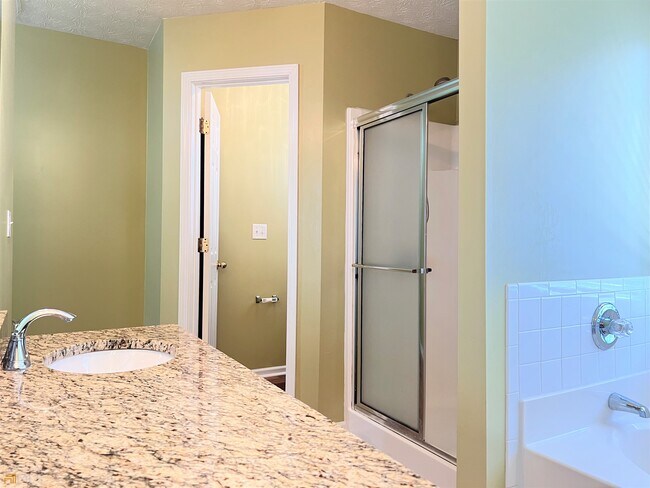Building Photo - 7235 Coral Lake Dr