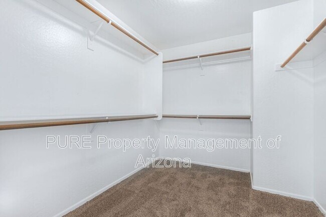 Building Photo - 322 S 116th Ave