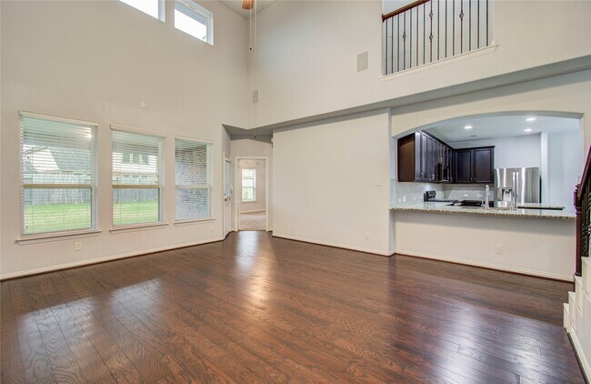 Building Photo - 318 Bolton Dr