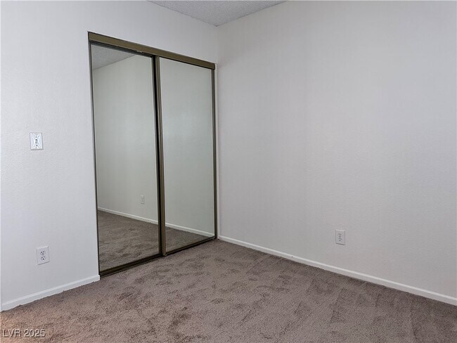 Building Photo - 9640 Swan Bay Dr