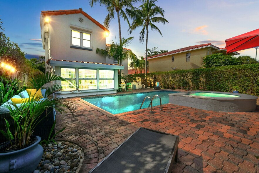 Building Photo - 414 Lake Shore Dr