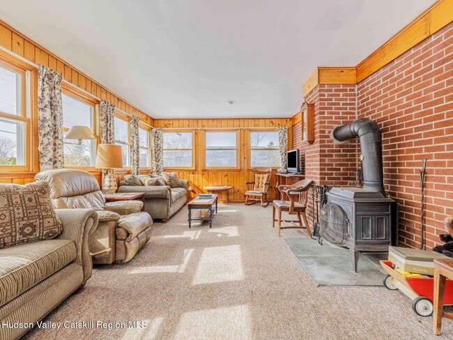 Building Photo - 11 Julia Ave