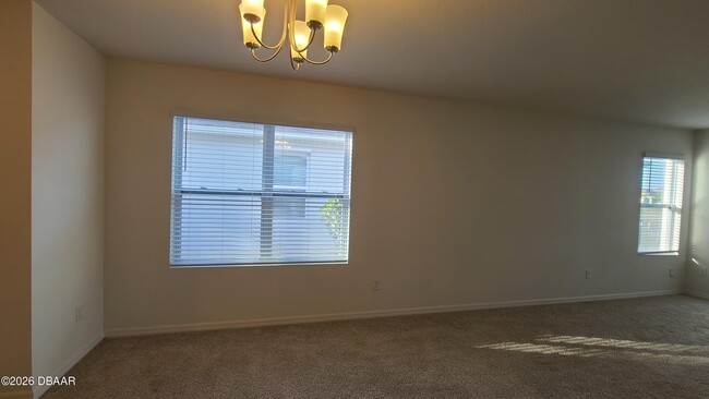 Building Photo - 550 Armoyan Wy