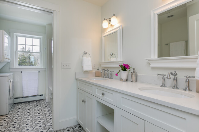 Upstairs hallway bath with separate shower/laundry area. - 96 Spurwink Rd