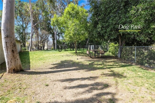 Building Photo - Stunning 2nd Story 3 Bedroom Condo in Woodlake Villas, La Habra