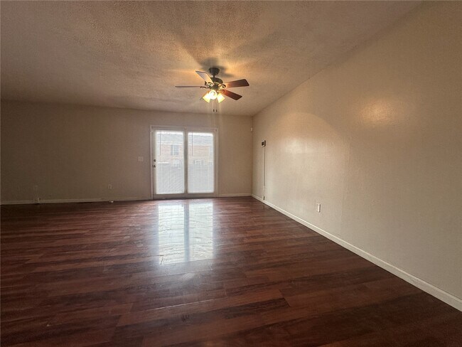 Building Photo - 420 Chapel Ridge Dr