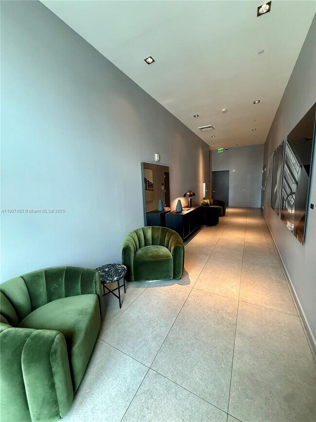 Building Photo - 1100 S Miami Ave