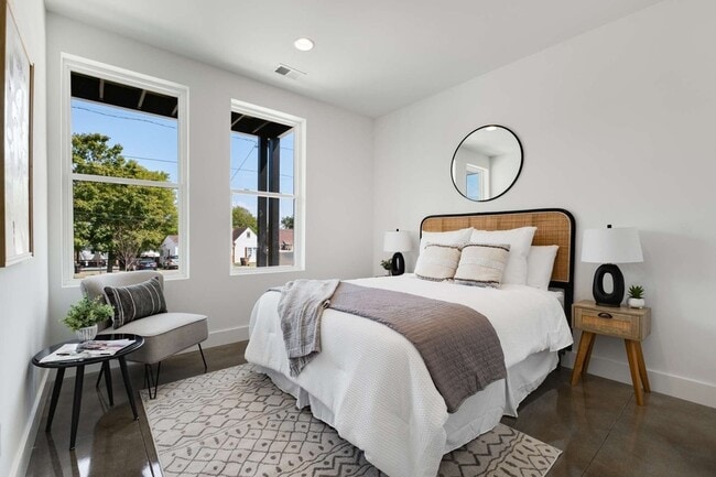 Building Photo - 1806 Lischey Ave