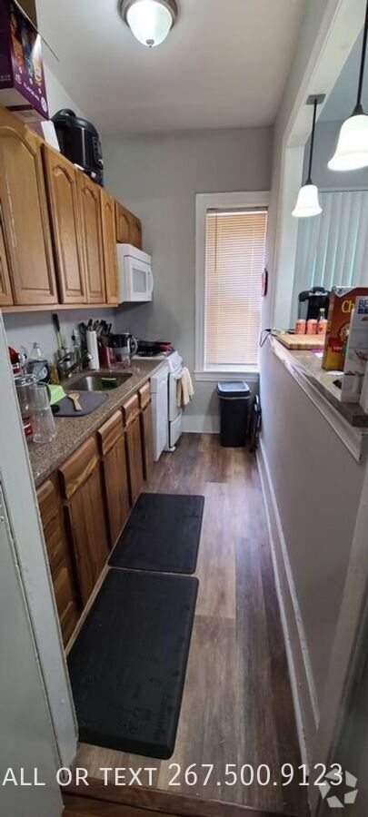 Building Photo - Great 1 bedroom available in University City.