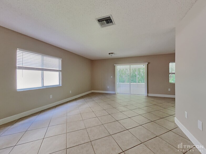 Building Photo - 27209 La Jolla Way