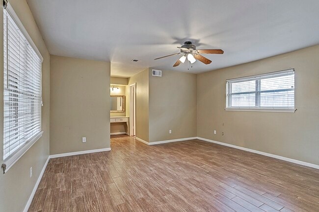 Building Photo - 1070 Curtin St