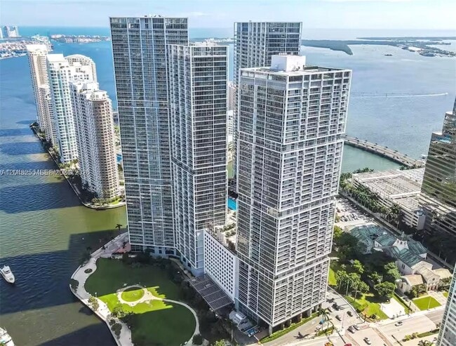 Building Photo - 485 Brickell Ave