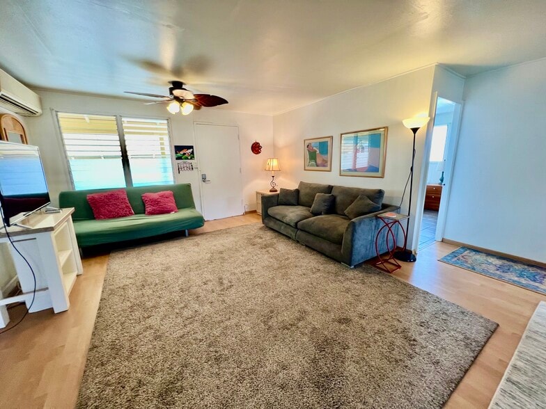 Updated Living Room w/ 2 couches - 1125A 2nd Ave