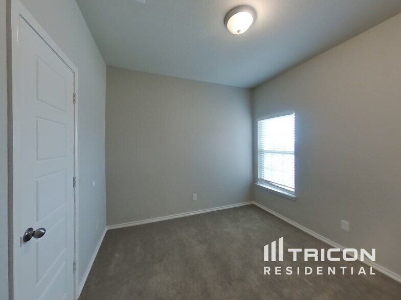 Building Photo - 7407 Snapdragon Ct