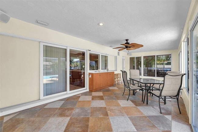 Building Photo - 1012 Spindle Palm Way