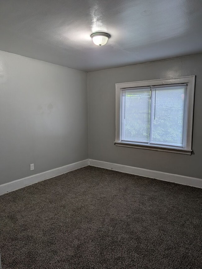 Building Photo - 19137 Norwood-4 BEDS & 2 BATHS FOR RENT!