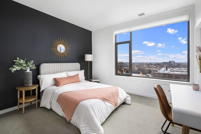 Building Photo - Eleven33