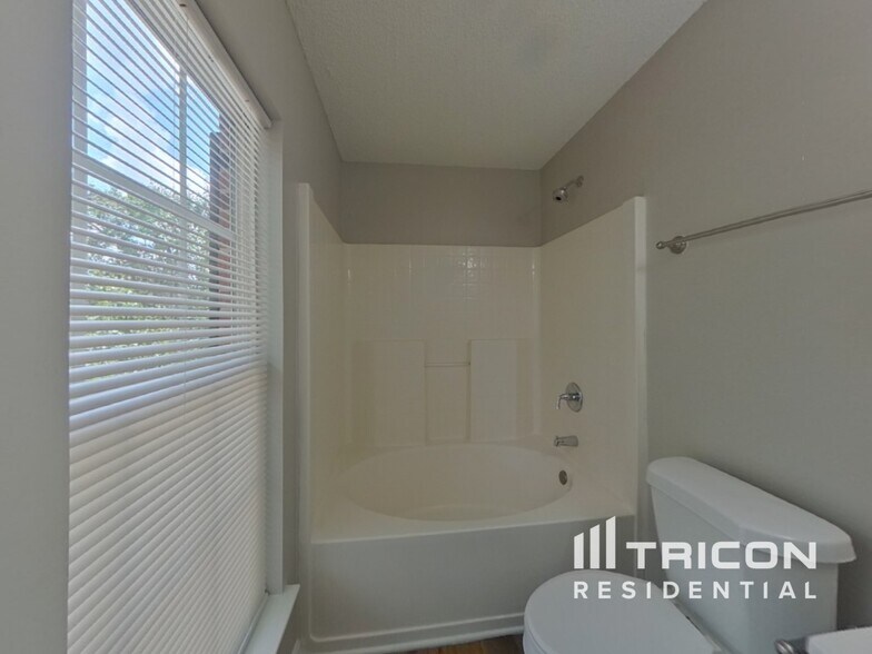 Building Photo - 6303 McIntyre Ridge Dr