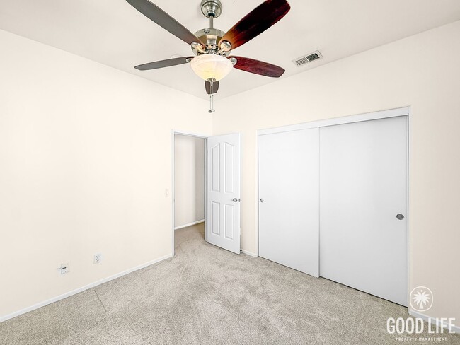 Building Photo - Modern 3-Bedroom Home with Backyard, Beaut...