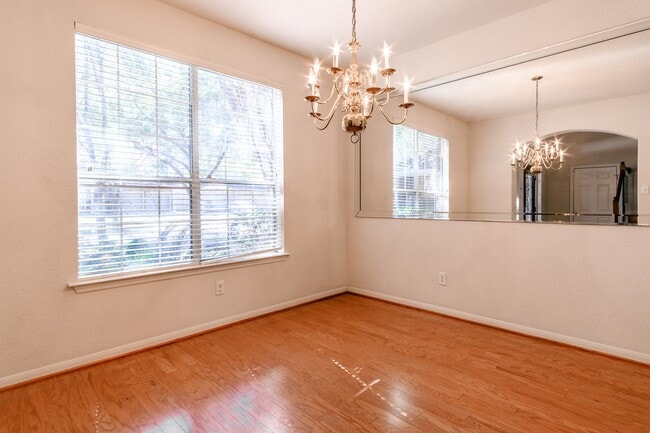 Building Photo - 2918 Five Oaks Dr