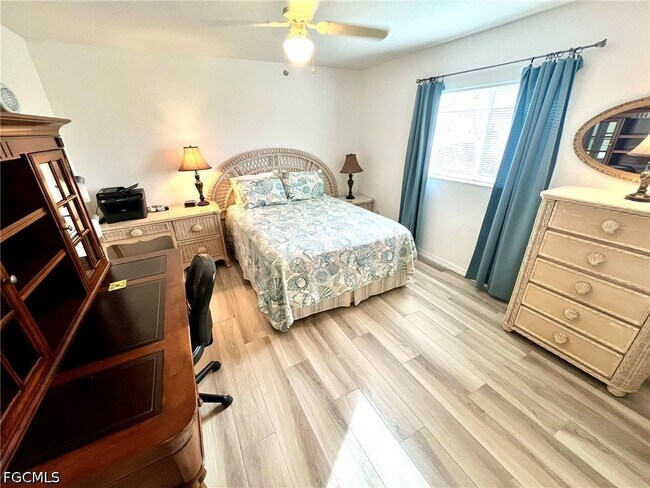 Building Photo - 818 SW 8th Pl