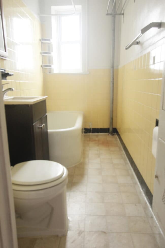 Bathroom - 477 Merrick Rd