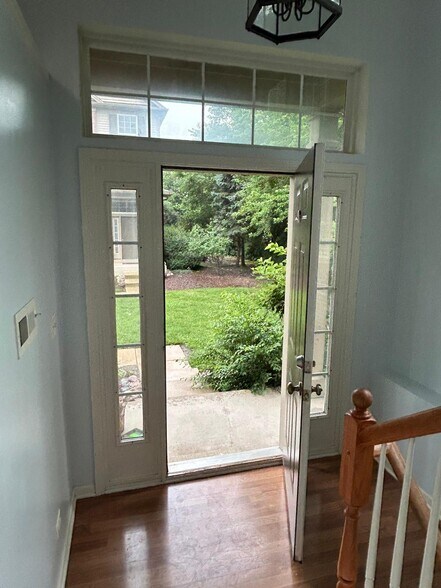 Building Photo - 506 Conservatory Ln