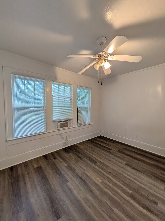 Building Photo - 516 Linwood Ave