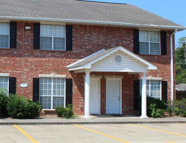 Primary Photo - 205 N McGuire Ave