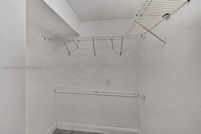 Building Photo - 1055 SW 12th St