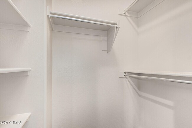 Building Photo - 24008 S Starcrest Dr