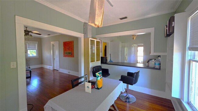 Building Photo - 1614 Drew St