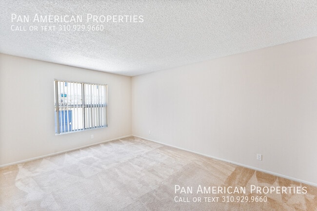 Building Photo - 10380 Almayo Ave