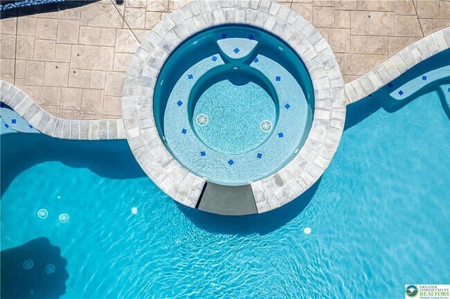 Building Photo - 202 McNair Cir