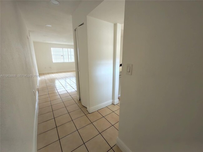 Building Photo - 17255 SW 95th Ave