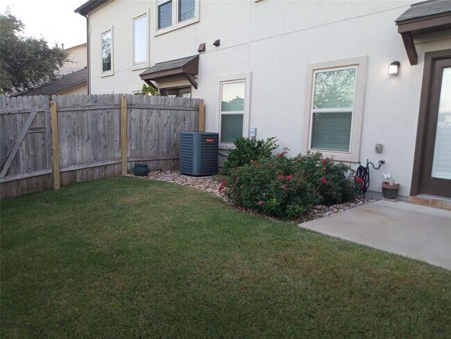 Building Photo - 1701 S Bell Blvd