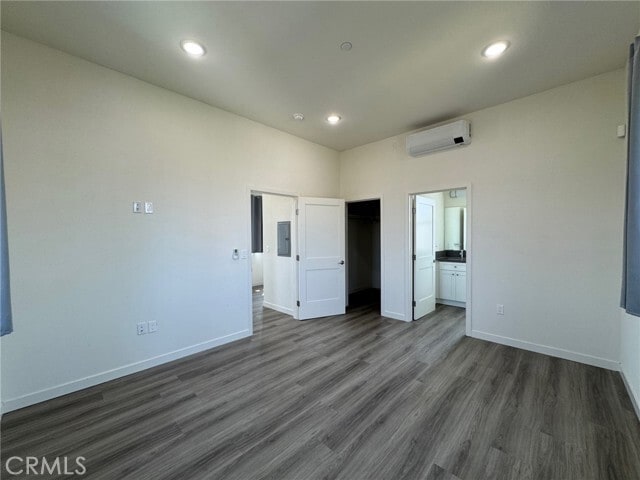 Building Photo - 209 N Serrano Ave