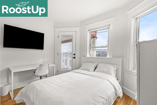 Building Photo - New RoostUp Furnished Private Bedroom with...