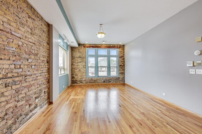 Building Photo - 1769 N Clybourn Ave