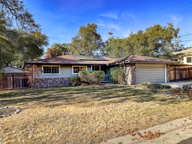 Building Photo - Single Story home near Folsom Lake in Gran...