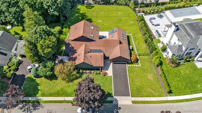 Building Photo - 15 Parkway Dr