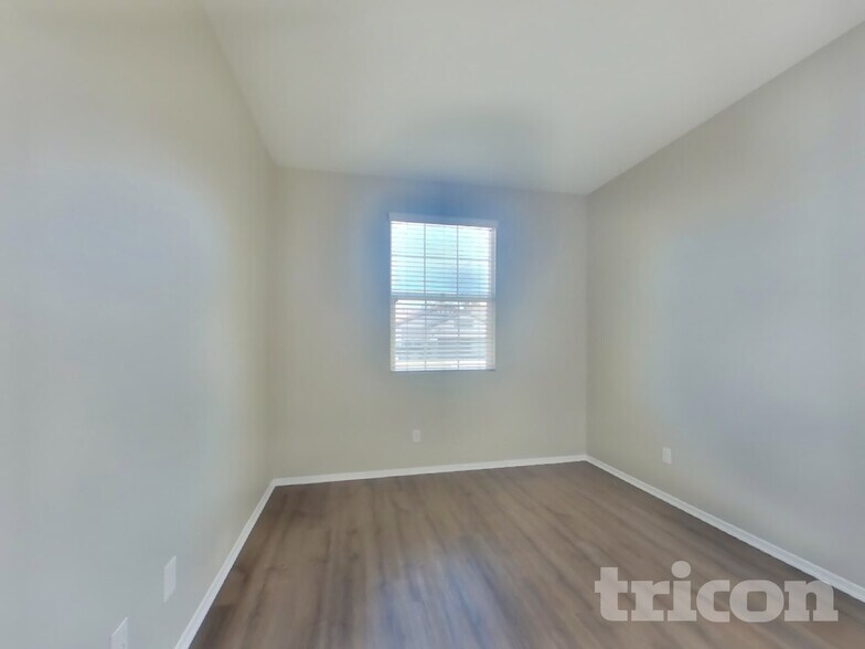 Building Photo - 29810 Cottonwood Cove