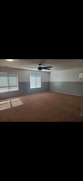 main living room (right side) - 33792 Harvest Way E