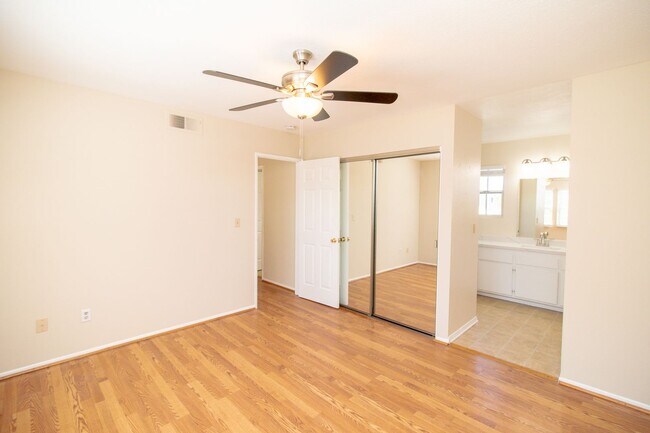 Building Photo - 932 Oak Glen Ln